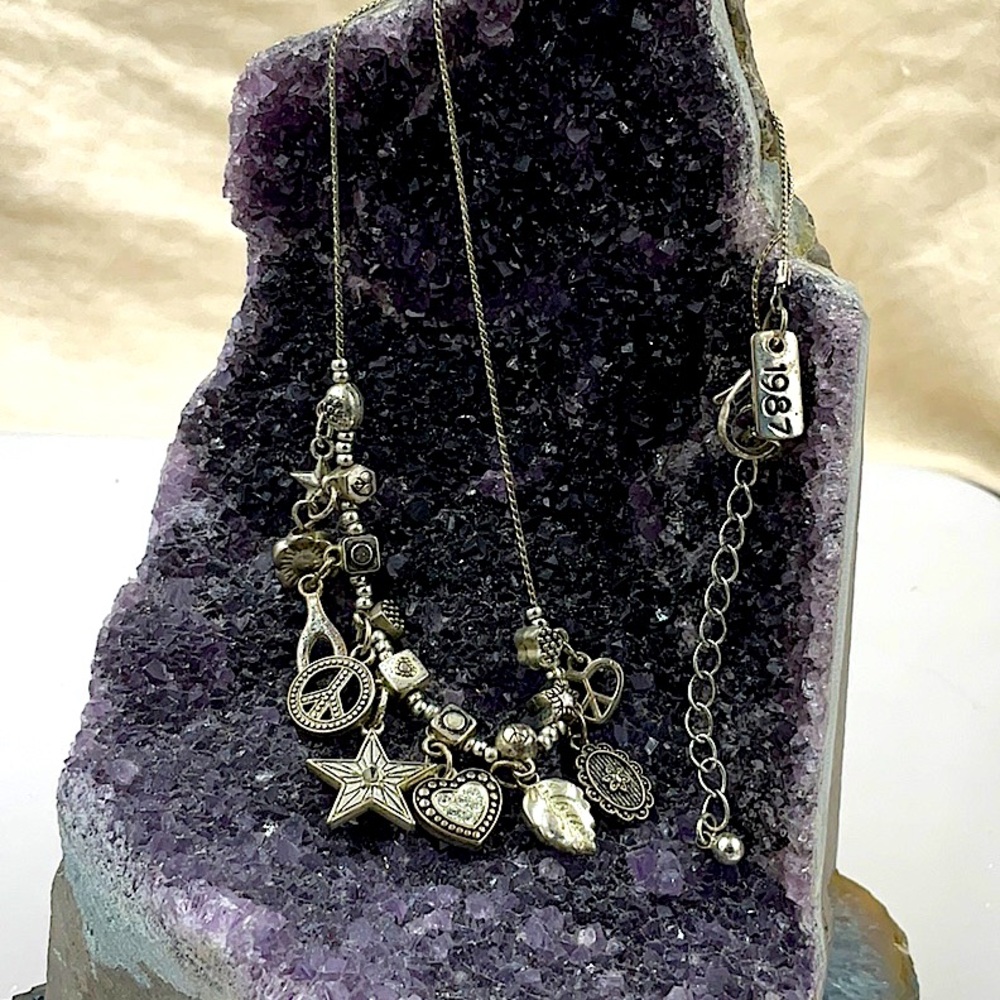 Aero 1987 16” Silver Charm Necklace W/ 2”Ext. (Stars,PeaceSigns,Flowers,Hearts) - Picture 4 of 5